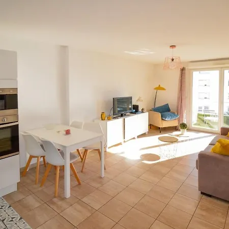 Port Marianne Avec Terrasse Et Parking Gratuit