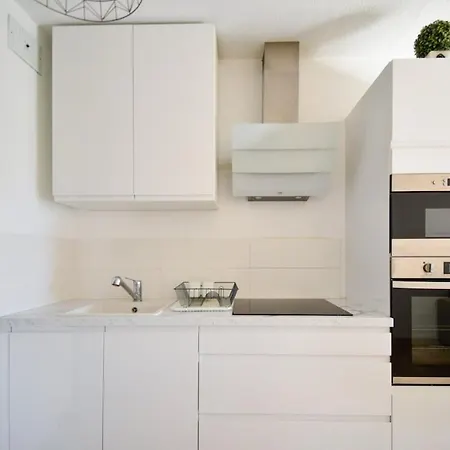 Port Marianne Avec Terrasse Et Parking Gratuit Apartment Montpellier